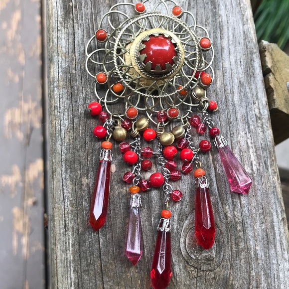 Vintage Jewelry - Brooch with red glass dangles